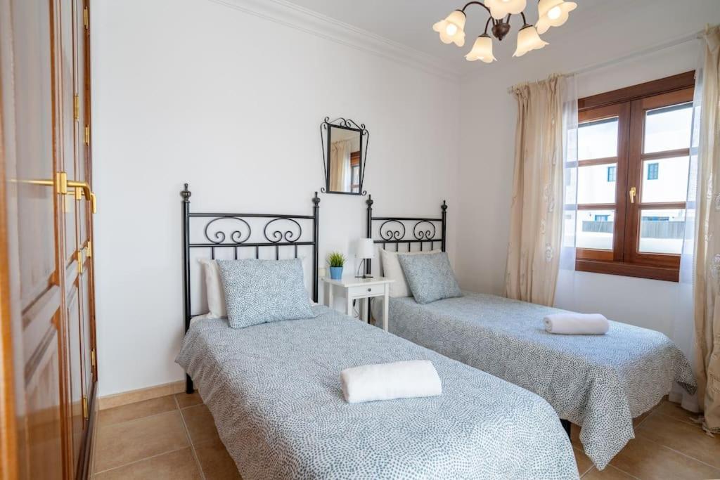 Beautiful Home In Lanzarote 5 Mins From Marina Playa Blanca  Exterior foto